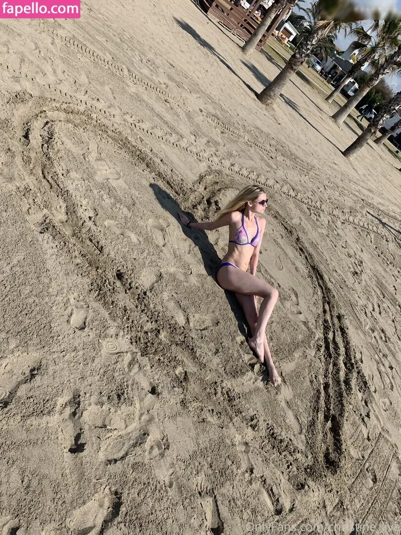 christine_live Onlyfans Photo Gallery 