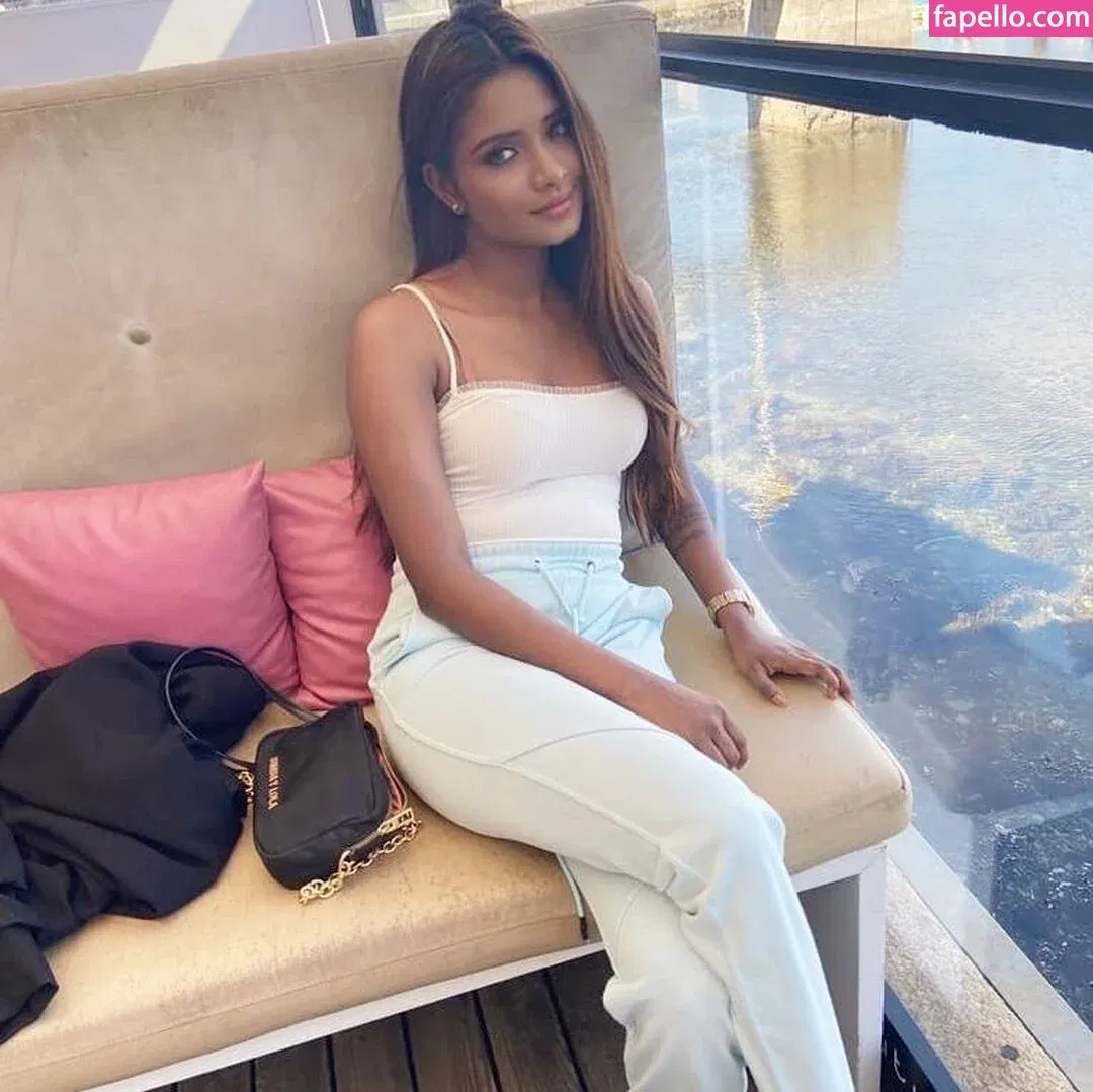 Resha Antony Onlyfans Photo Gallery 