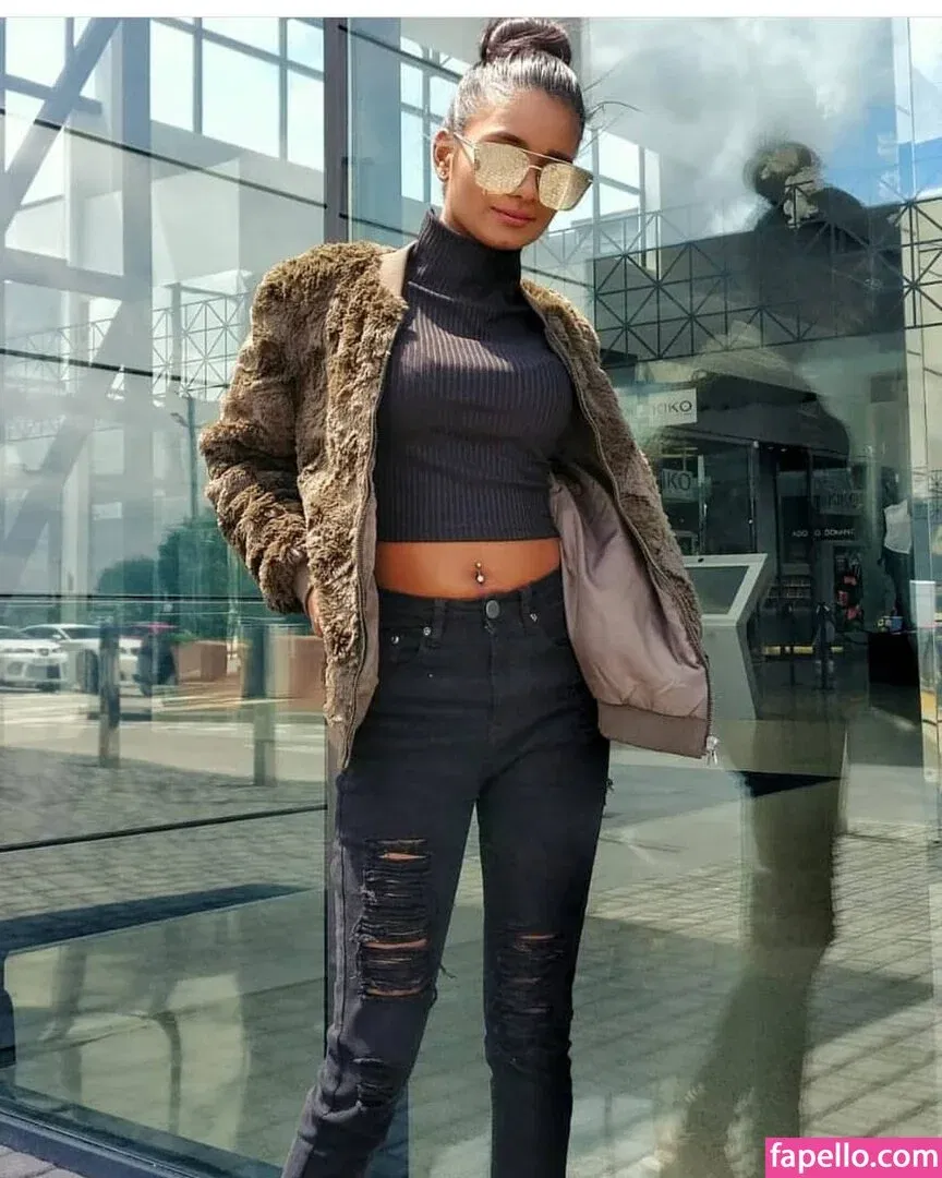 Resha Antony Onlyfans Photo Gallery 