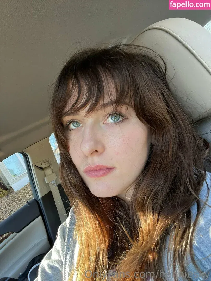 henniesky Onlyfans Photo Gallery 