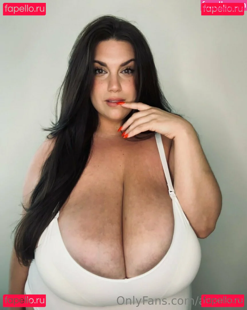 ariajane Onlyfans Photo Gallery 