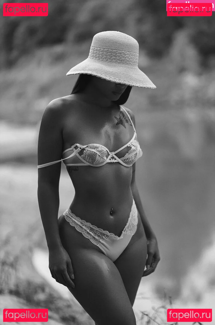 Regina_Unite Onlyfans Photo Gallery 