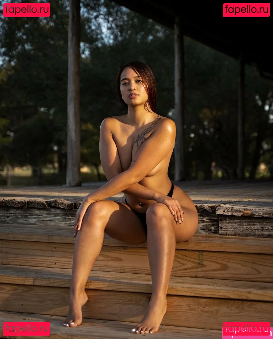 Regina_Unite Onlyfans Photo Gallery 