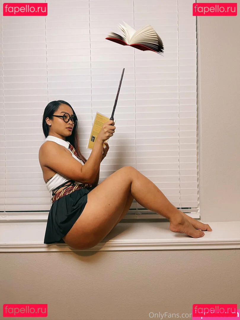 Regina_Unite Onlyfans Photo Gallery 