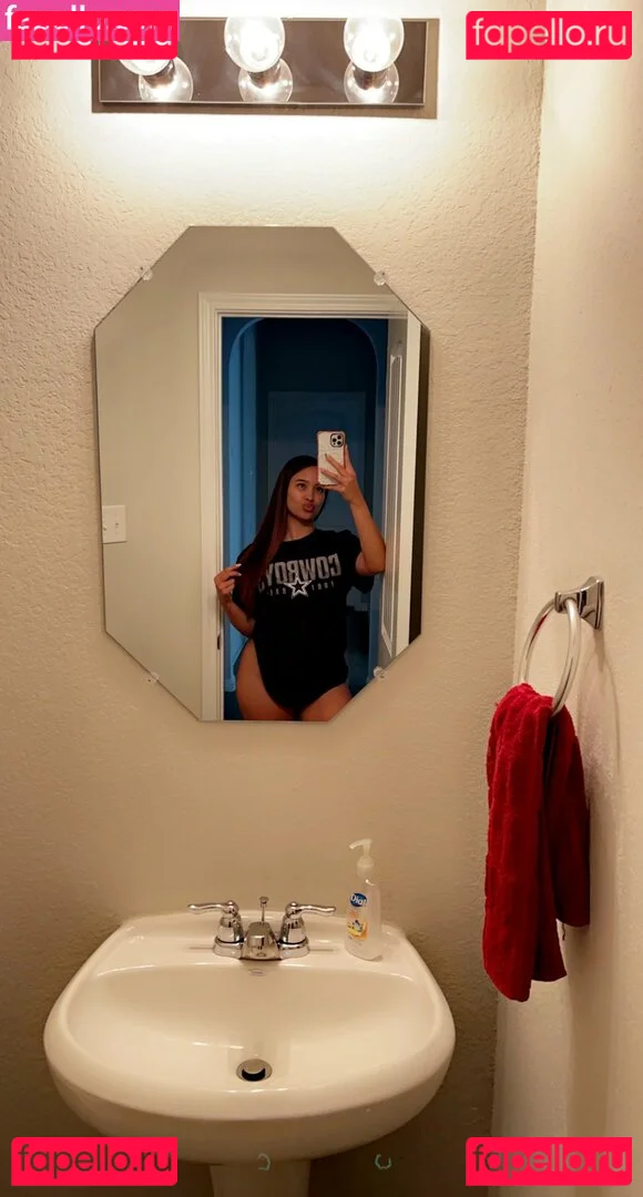 Regina_Unite Onlyfans Photo Gallery 