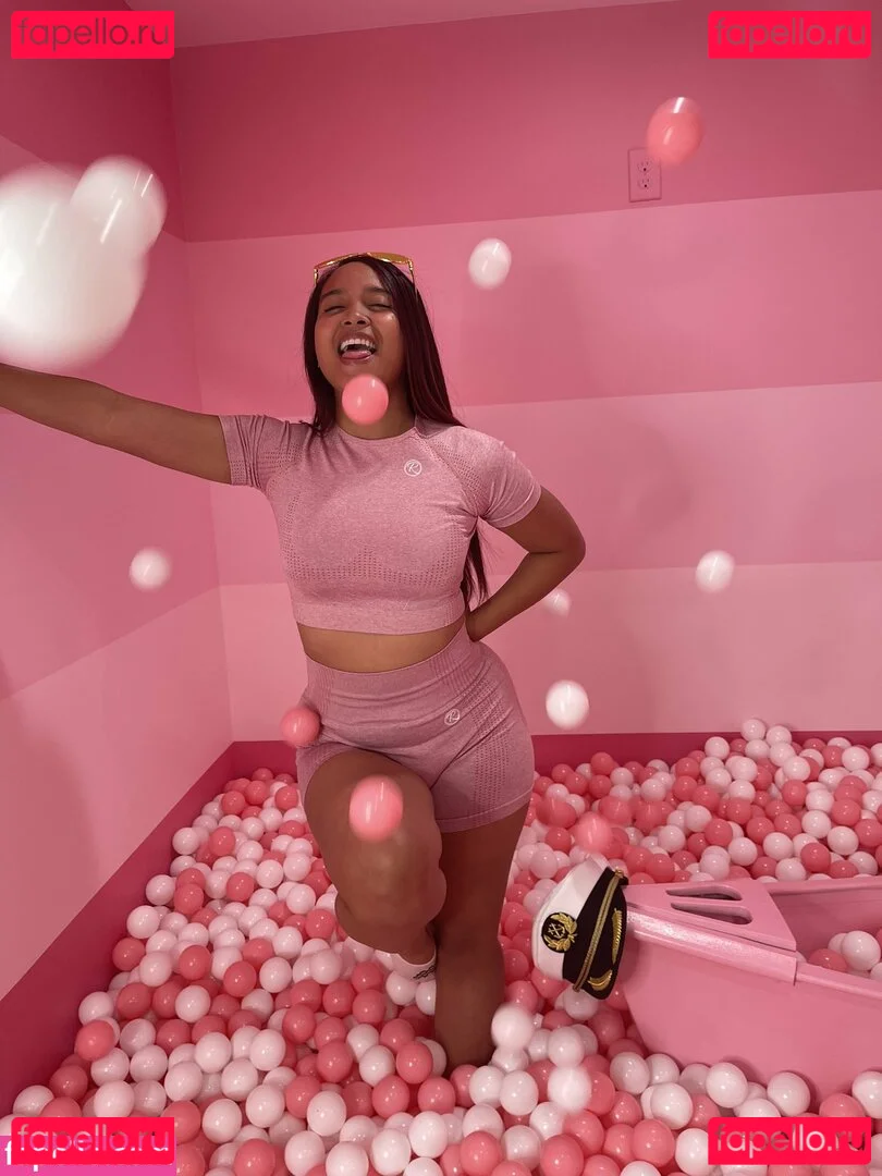 Regina_Unite Onlyfans Photo Gallery 