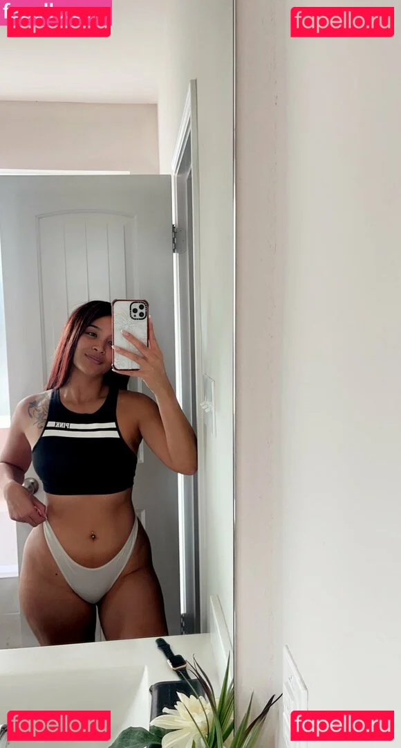 Regina_Unite Onlyfans Photo Gallery 