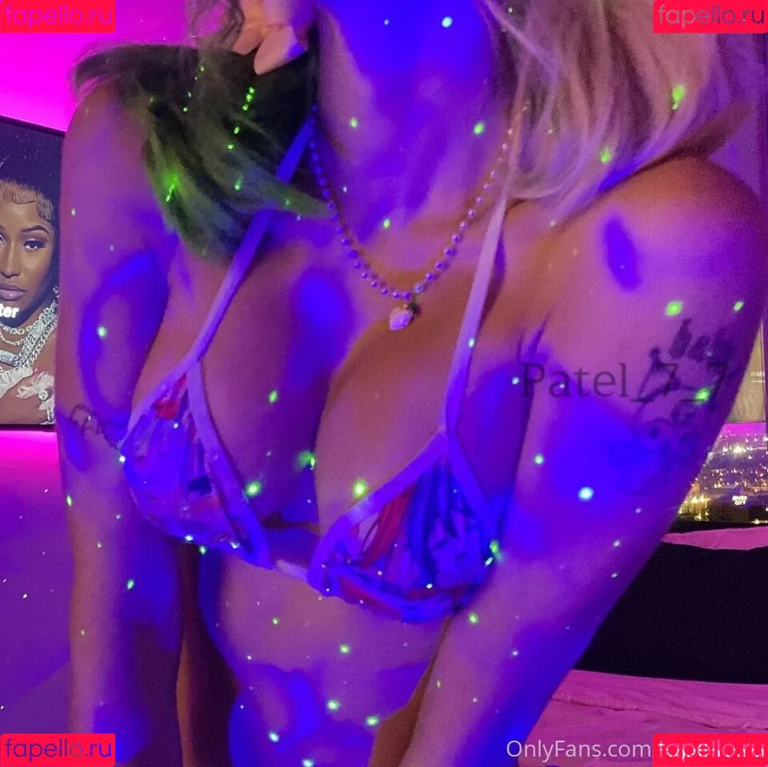 Vixenesha Onlyfans Photo Gallery 