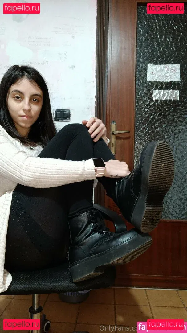 maybelfree Onlyfans Photo Gallery 