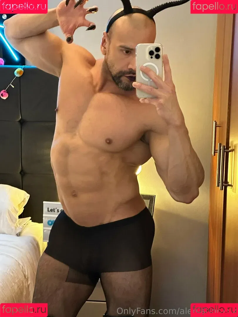 aleolatinoxxx Onlyfans Photo Gallery 