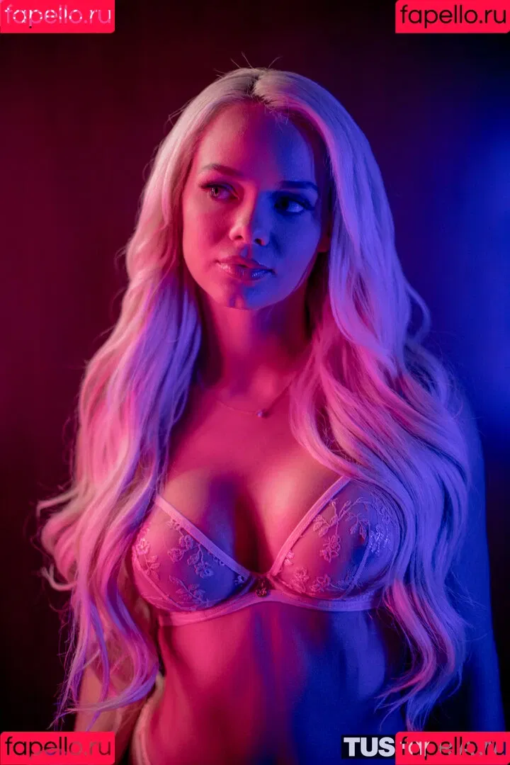 Elsa Jean Onlyfans Photo Gallery 