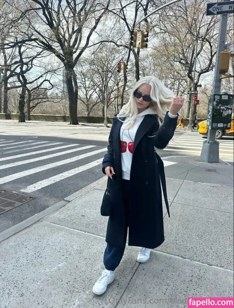 Elsa Jean Onlyfans Photo Gallery 