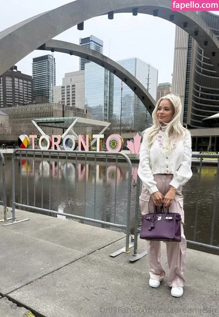 Elsa Jean Onlyfans Photo Gallery 