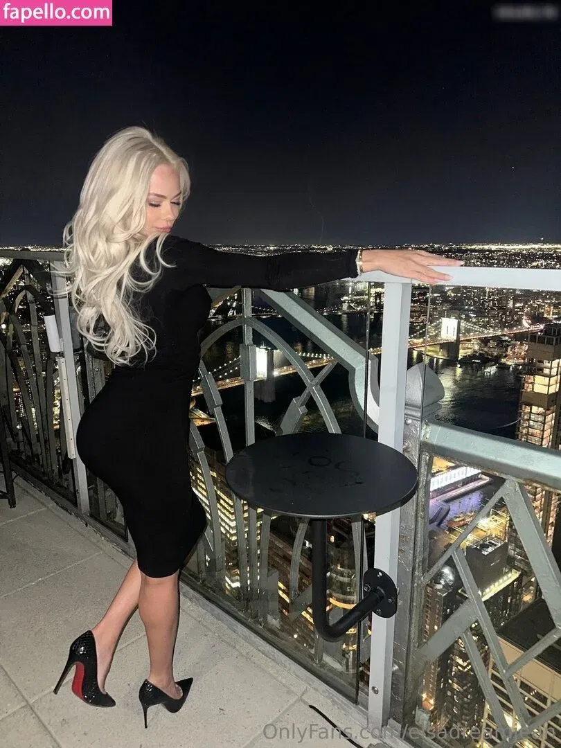 Elsa Jean Onlyfans Photo Gallery 
