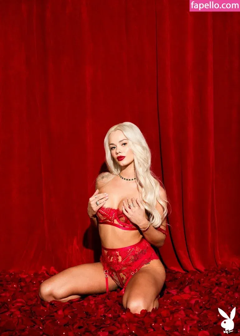 Elsa Jean Onlyfans Photo Gallery 