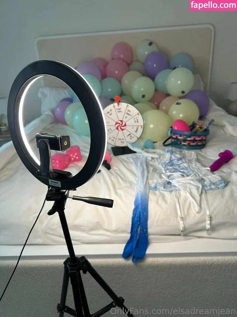 Elsa Jean Onlyfans Photo Gallery 