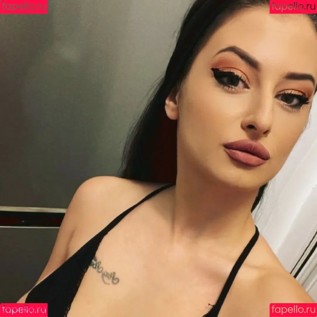 daniela.sex Onlyfans Photo Gallery 