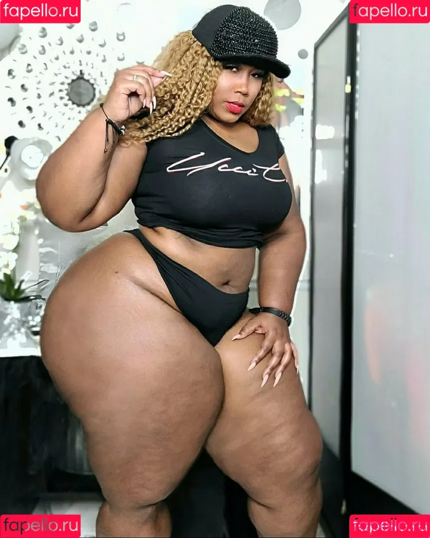 Chrisycurves Onlyfans Photo Gallery 