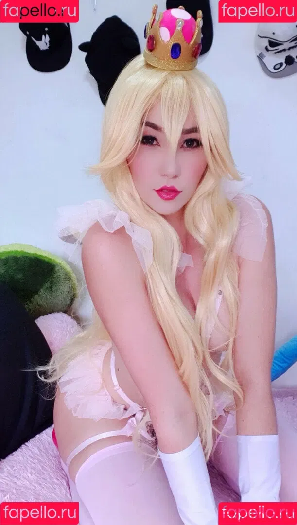 Hakicosmodel Onlyfans Photo Gallery 