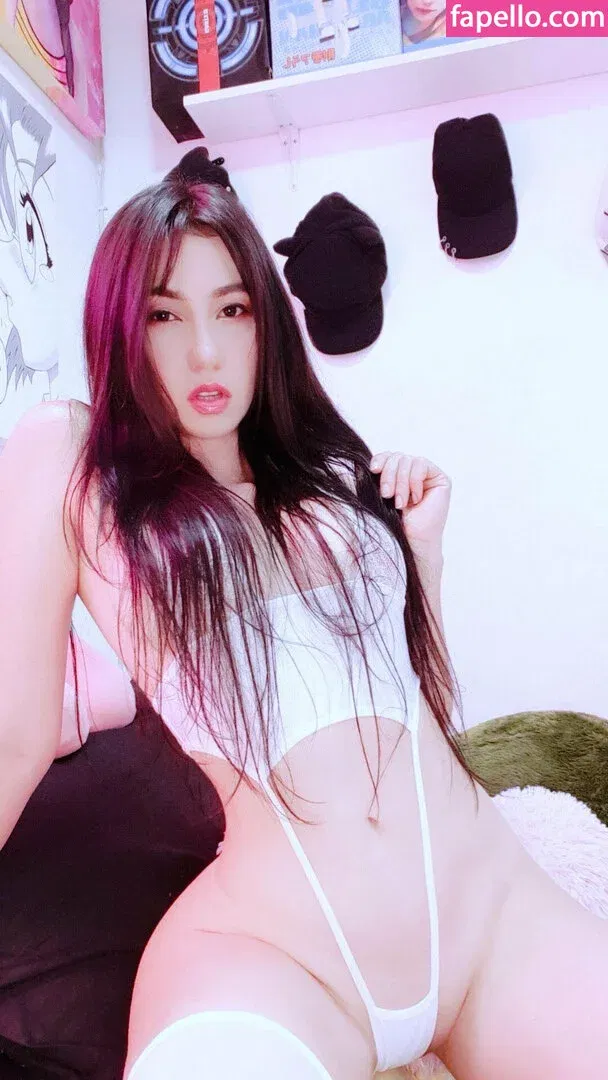 Hakicosmodel Onlyfans Photo Gallery 