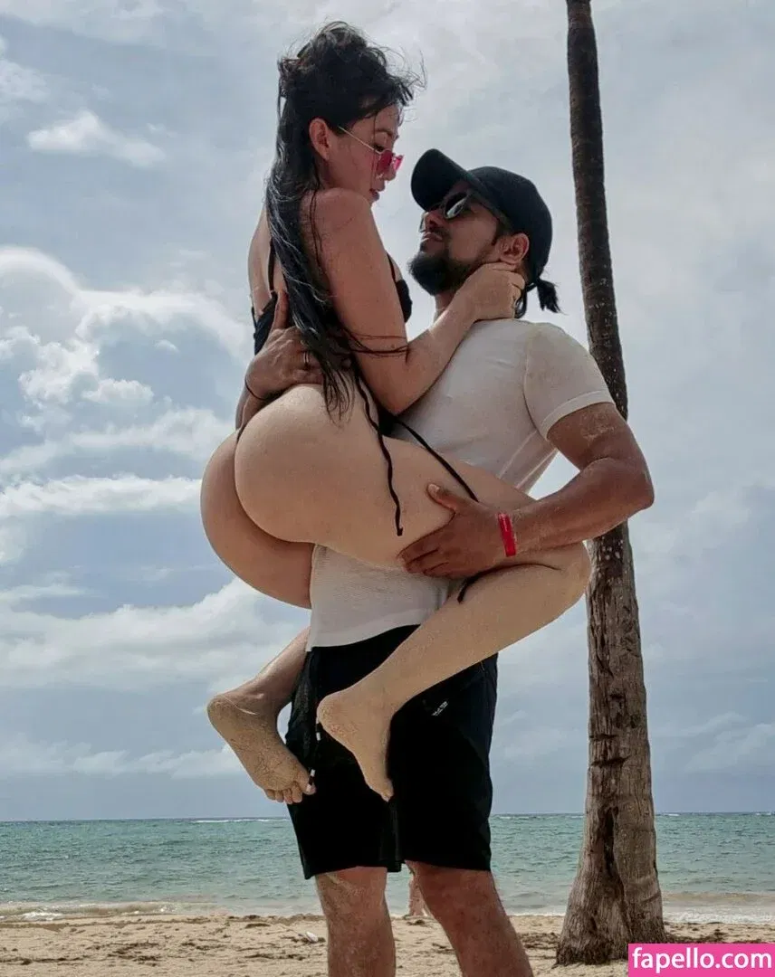 Hakicosmodel Onlyfans Photo Gallery 