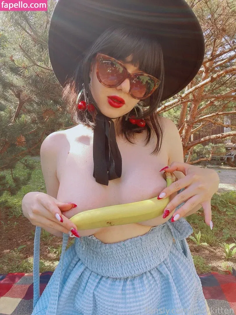 Lilslvkitten Onlyfans Photo Gallery 