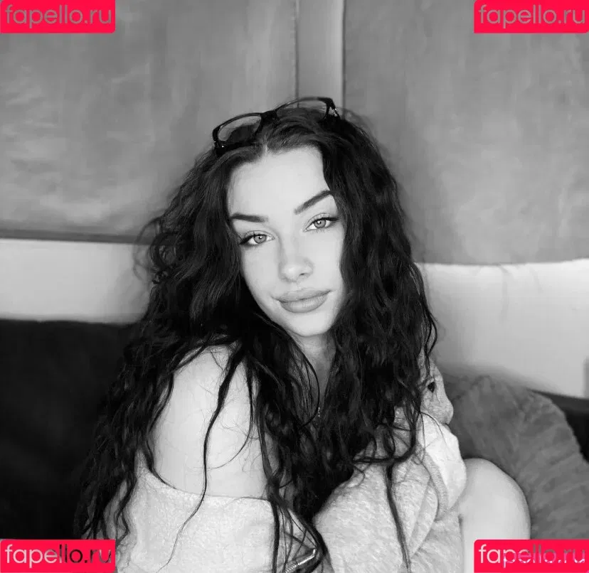Leah X Onlyfans Photo Gallery 