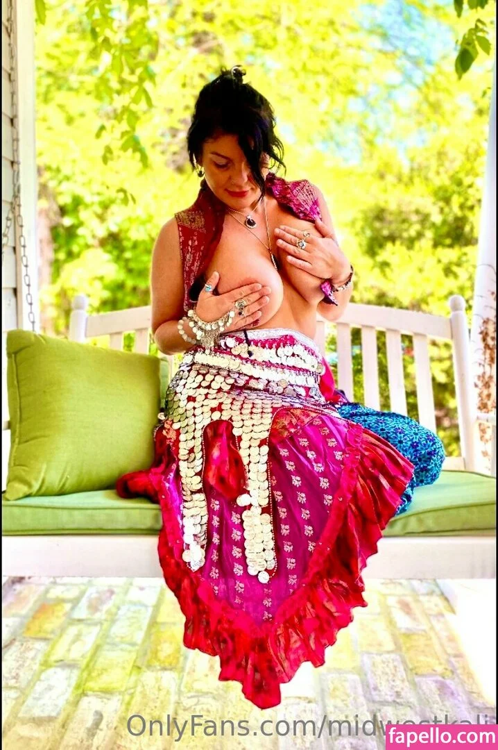 midwestkali Onlyfans Photo Gallery 