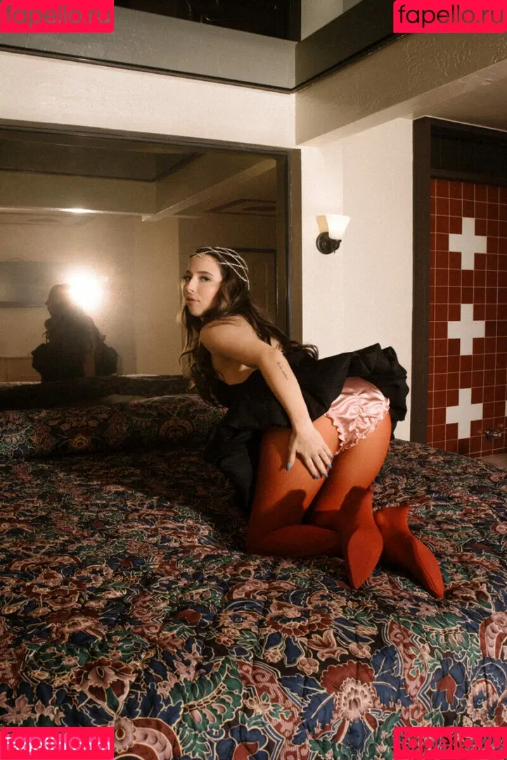 Esther Povitsky Onlyfans Photo Gallery 