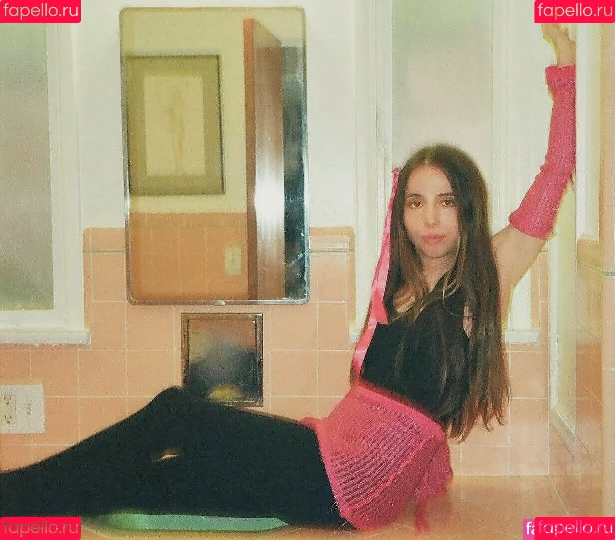 Esther Povitsky Onlyfans Photo Gallery 