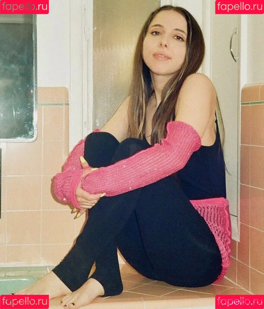 Esther Povitsky Onlyfans Photo Gallery 