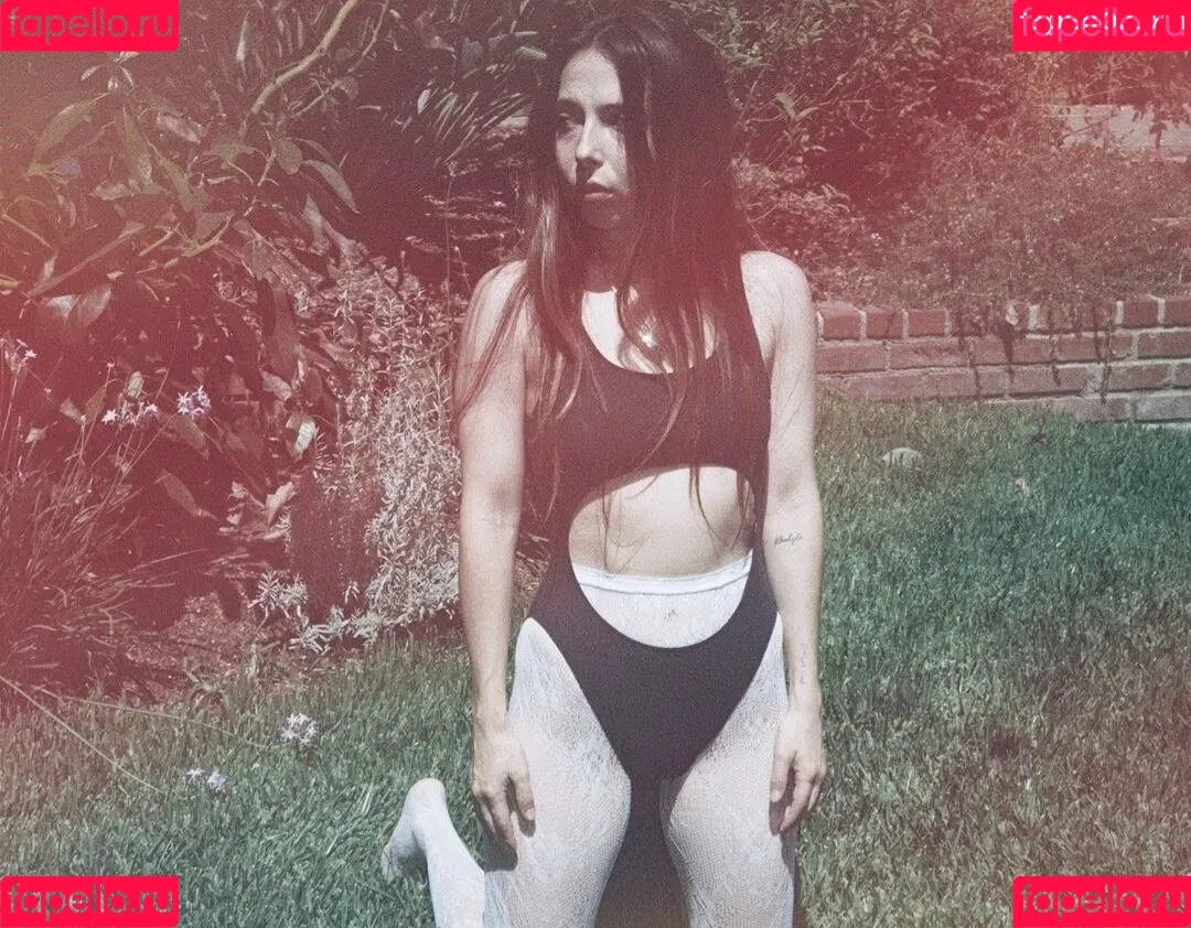 Esther Povitsky Onlyfans Photo Gallery 