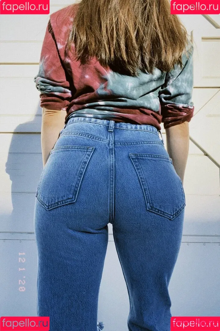 Esther Povitsky Onlyfans Photo Gallery 