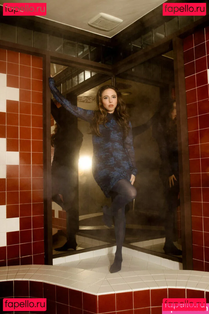 Esther Povitsky Onlyfans Photo Gallery 