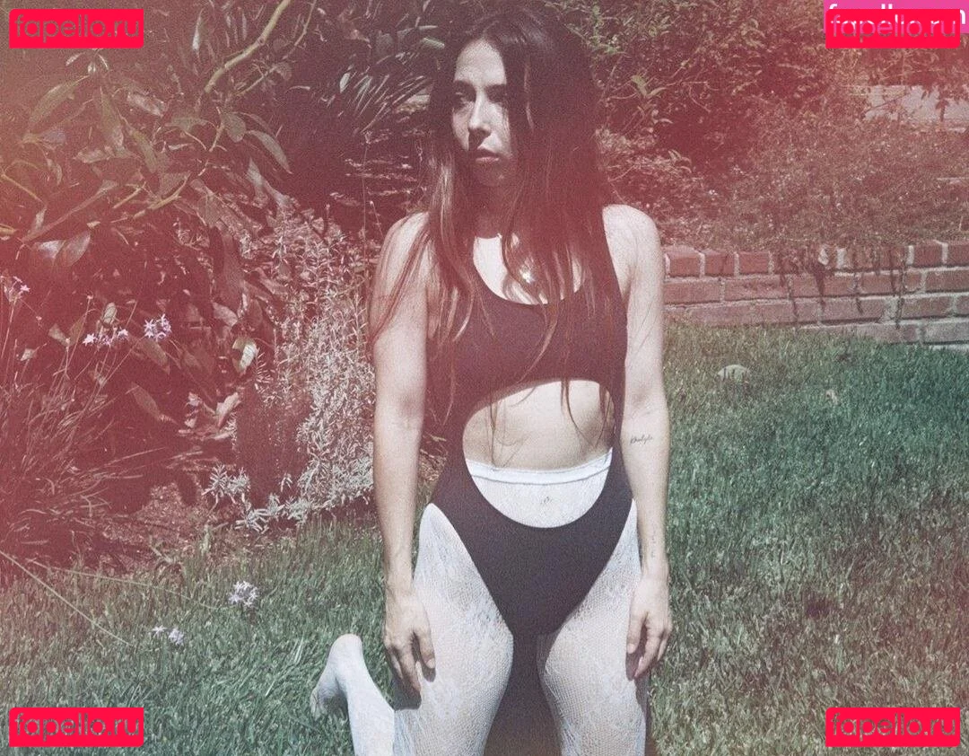 Esther Povitsky Onlyfans Photo Gallery 