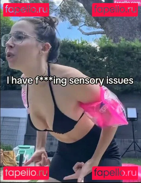 Esther Povitsky Onlyfans Photo Gallery 