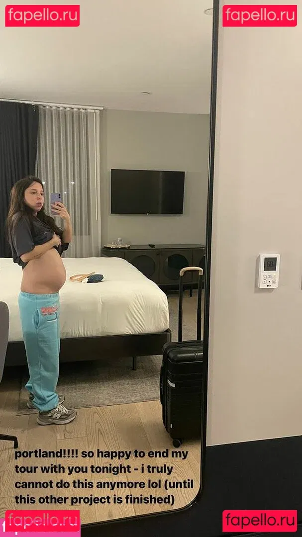 Esther Povitsky Onlyfans Photo Gallery 