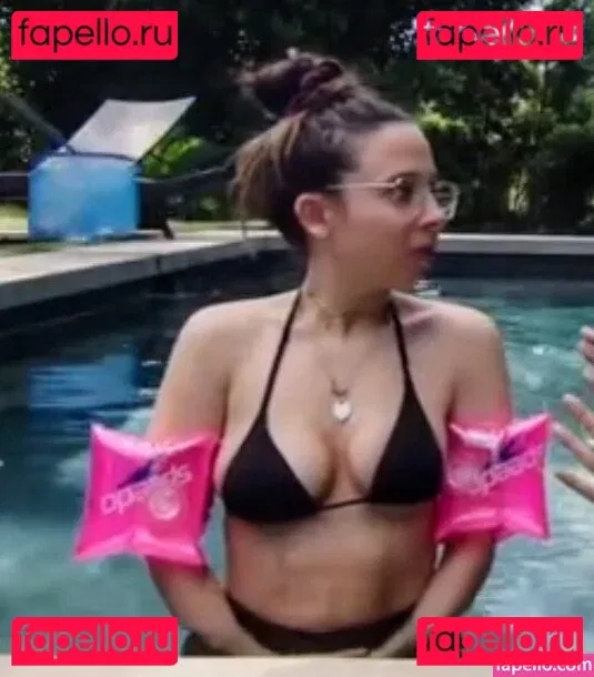 Esther Povitsky Onlyfans Photo Gallery 