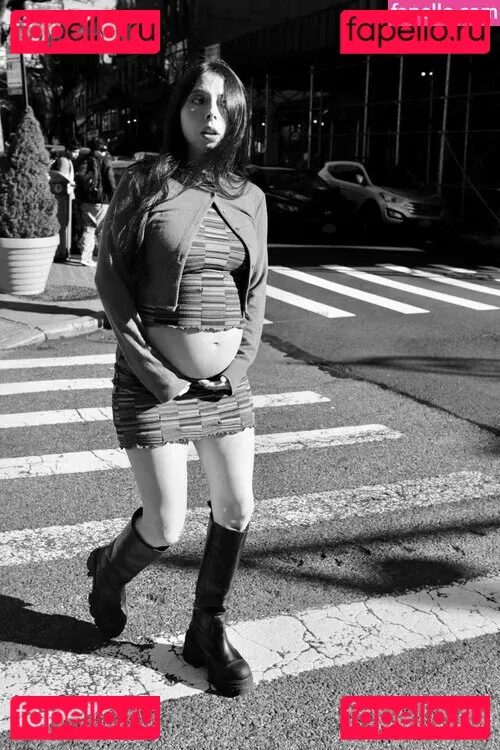 Esther Povitsky Onlyfans Photo Gallery 