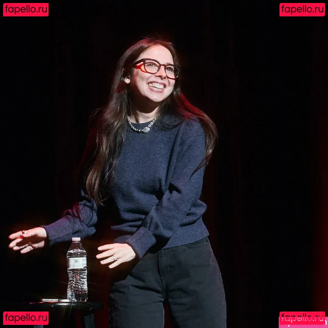 Esther Povitsky Onlyfans Photo Gallery 