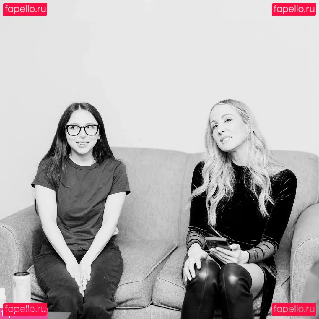 Esther Povitsky Onlyfans Photo Gallery 