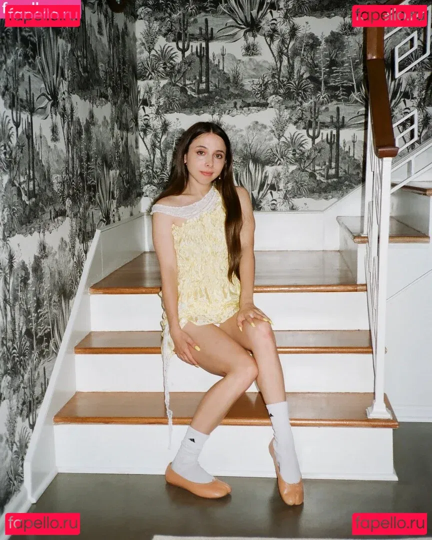 Esther Povitsky Onlyfans Photo Gallery 