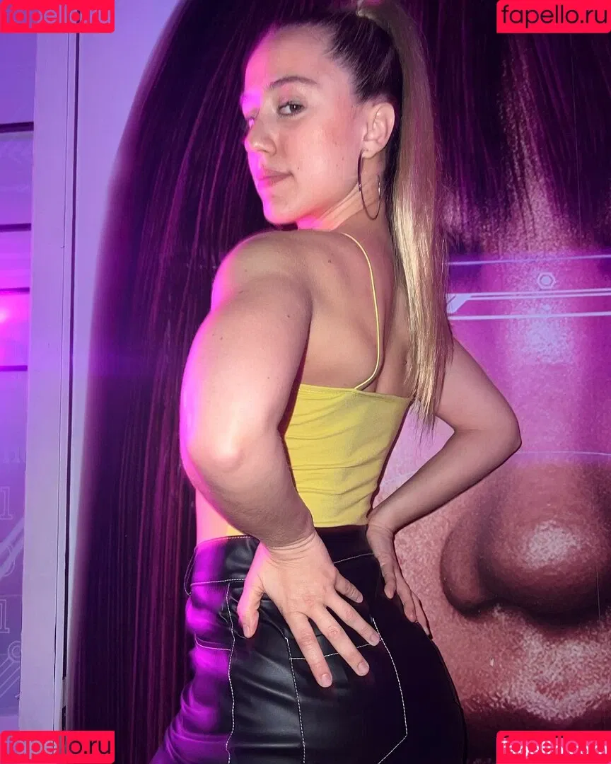 ampipenia Onlyfans Photo Gallery 