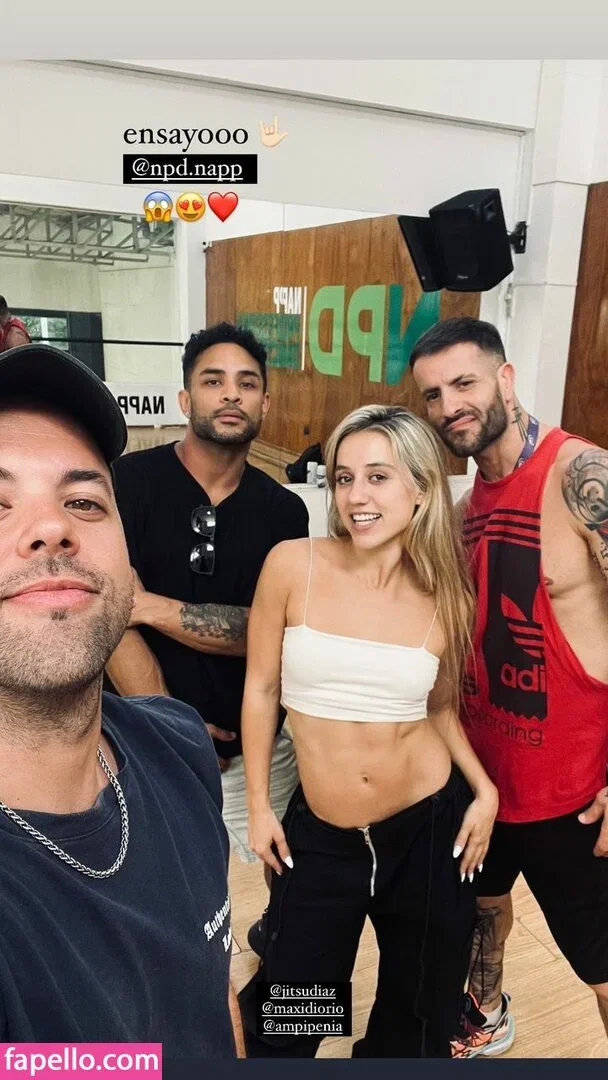 ampipenia Onlyfans Photo Gallery 