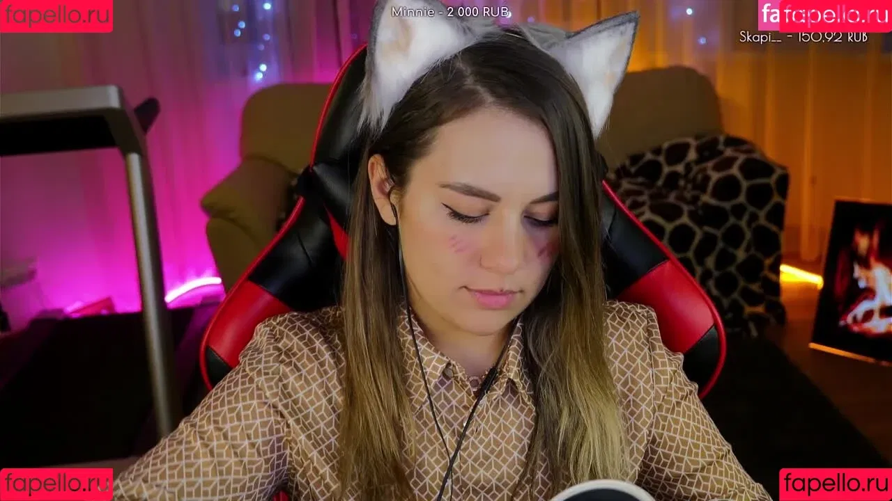 ASMR HoneyGirl Onlyfans Photo Gallery 