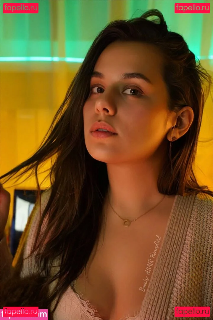 ASMR HoneyGirl Onlyfans Photo Gallery 