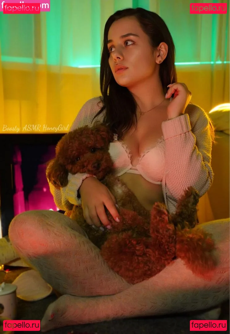 ASMR HoneyGirl Onlyfans Photo Gallery 