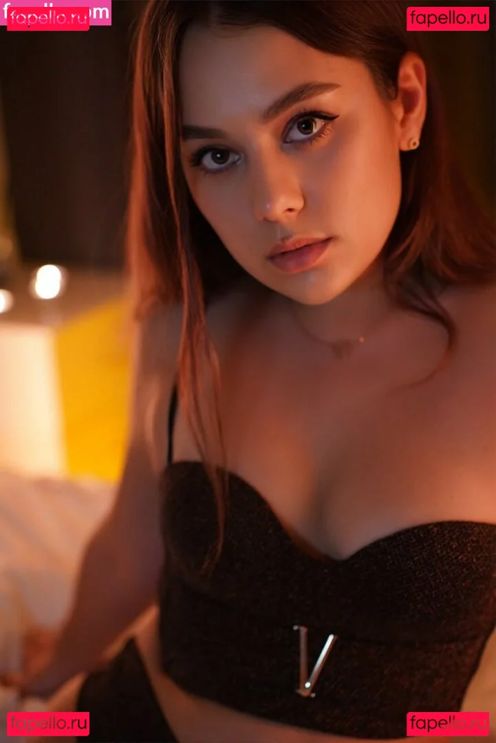 ASMR HoneyGirl Onlyfans Photo Gallery 