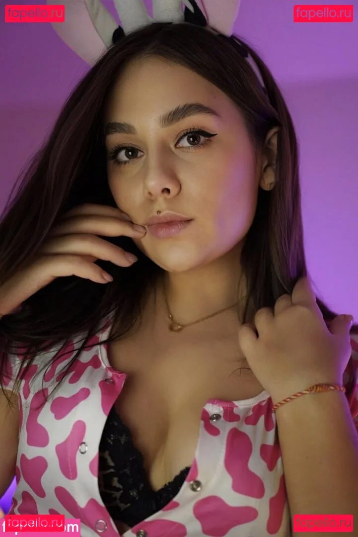 ASMR HoneyGirl Onlyfans Photo Gallery 