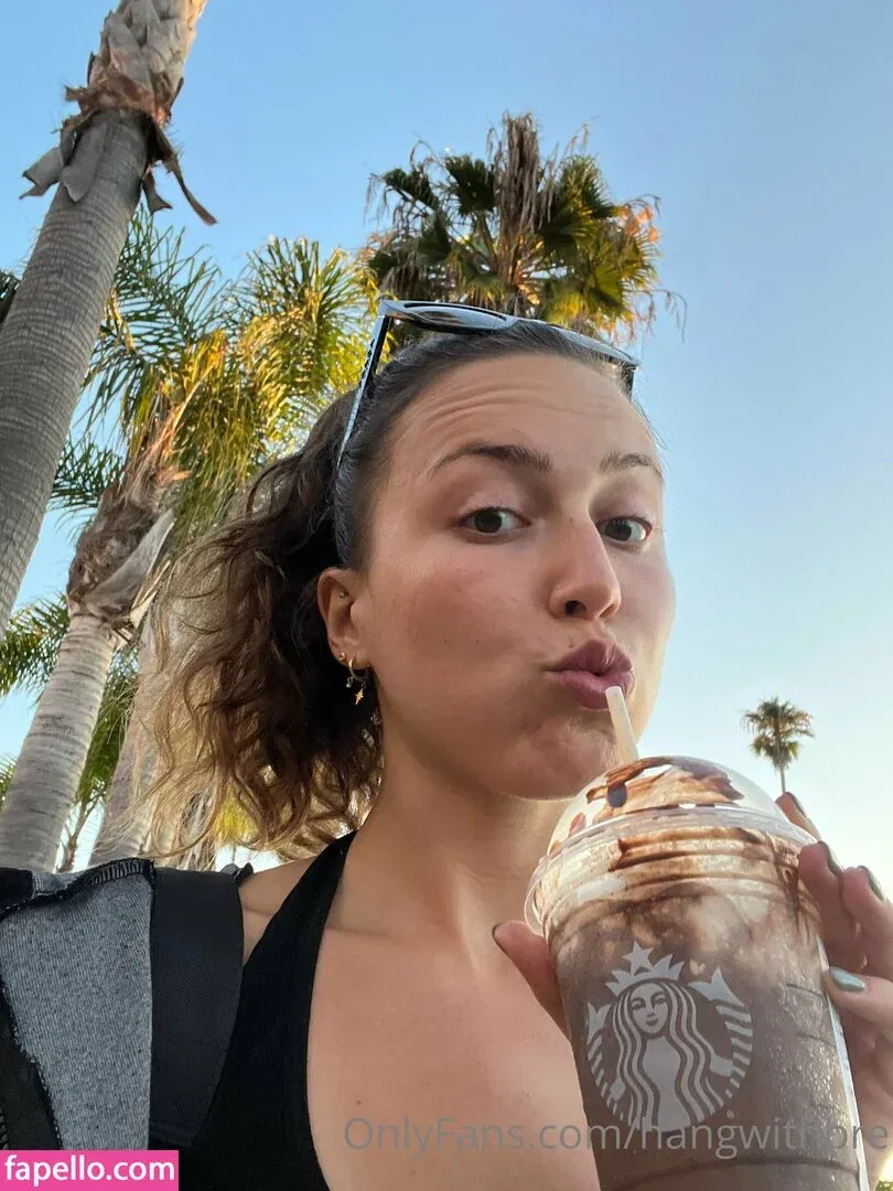 hangwithbre Onlyfans Photo Gallery 